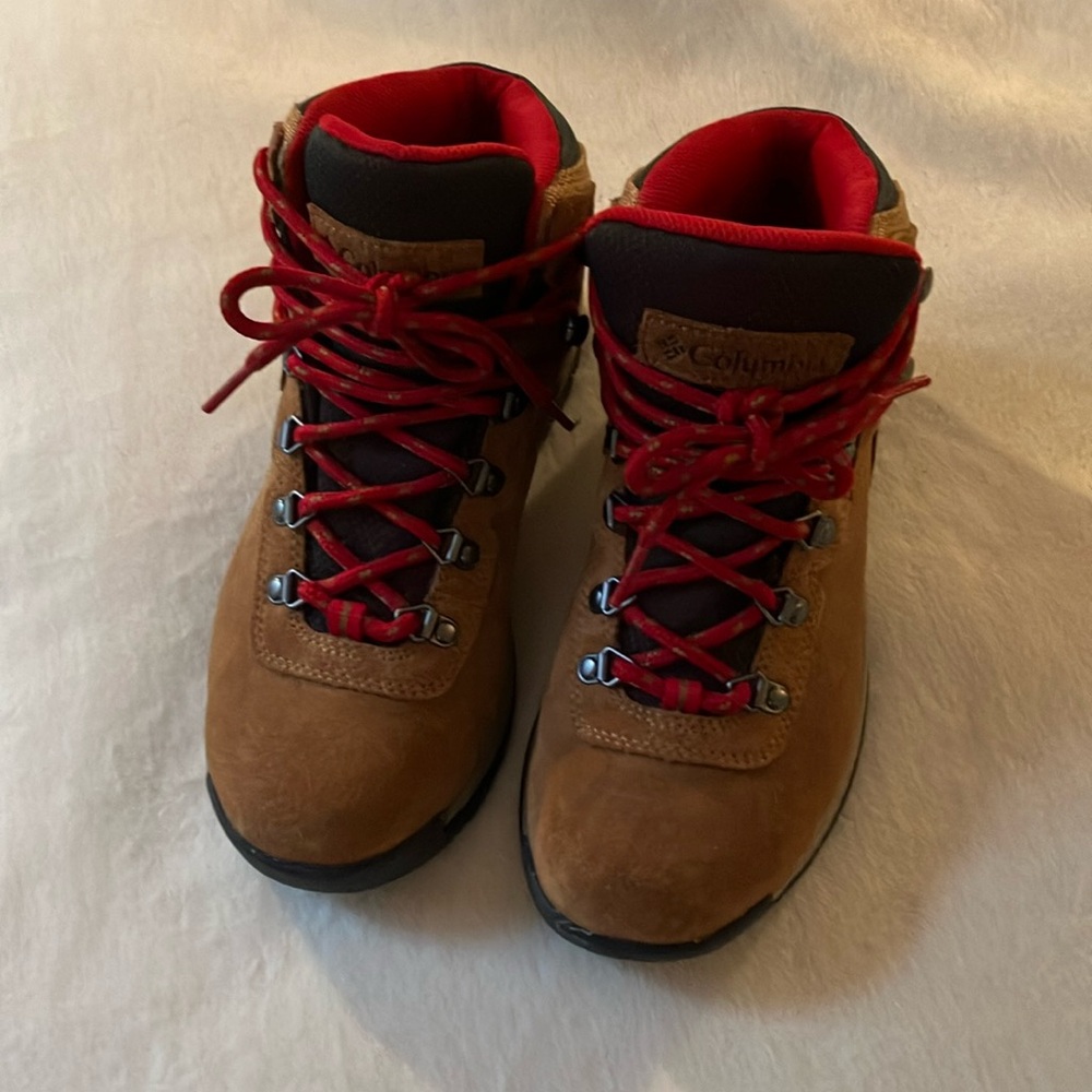 Columbia Brown and Red Lace Up Boots